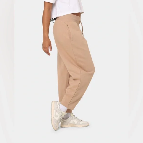 WOMEN'S NIKE SPORTSWEAR STYLE FLEECE HIGH-WAISTED CURVE SWEATPANTS - Picture 4 of 9